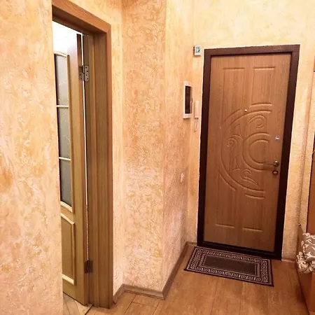 Lviv's Prospekt Shevchenka Apartment