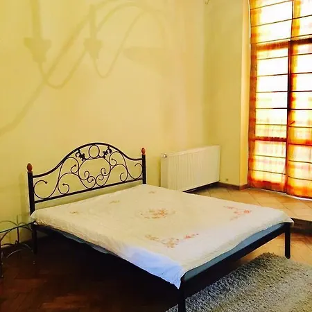 Lviv's Prospekt Shevchenka * Lviv